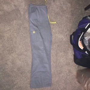 Grey Wonderwink scrub pants size L
